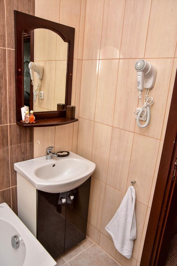 ארבאנאסי Hotel Izvora 2 מראה חיצוני תמונה